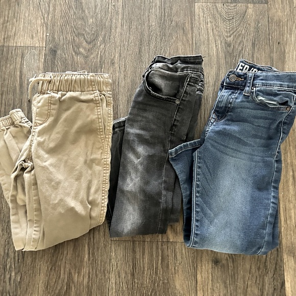 Lot Of Three Boy’s Jeans & Khaki Pants, Size 5/6 (XS) - Picture 1 of 7